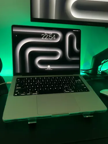 Macbook pro m3 18ram 512gb