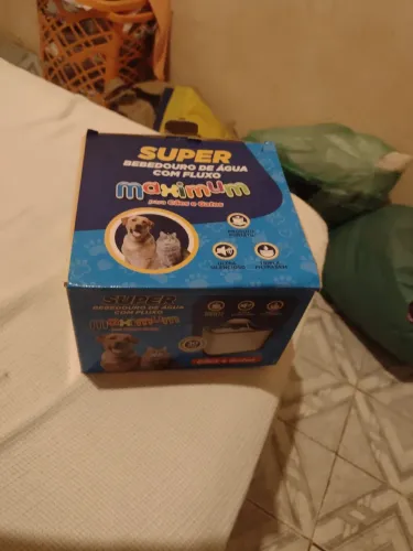 Fonte de agua para caes e gatos eletrica