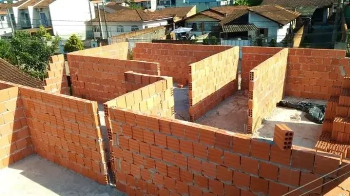 Pedreiro/ construtor 