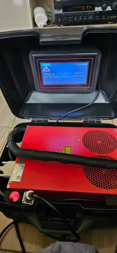 Máquina de decapagem e limpeza a laser
