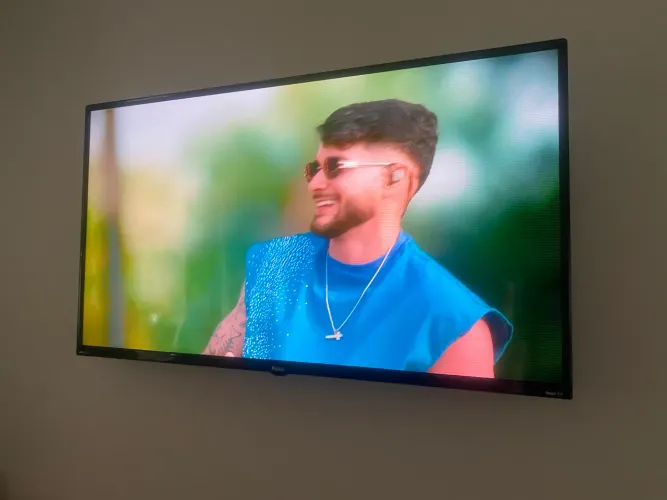 Tv Philco roku 43 smart ler o anúncio