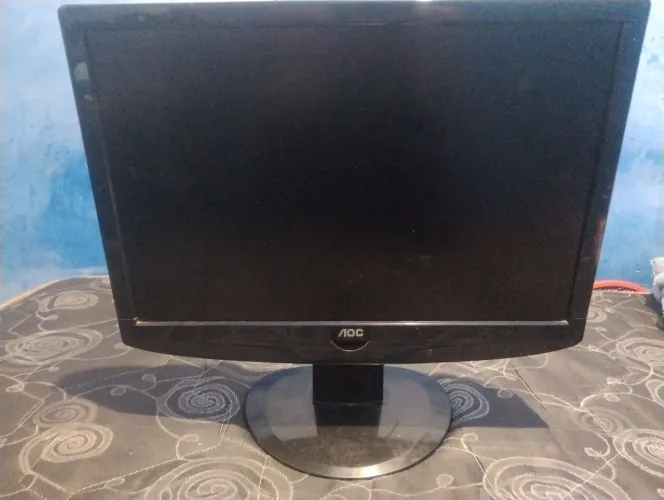 Título: TV Monitor AOC 19" L19W831 com HDMI e Controle Remoto