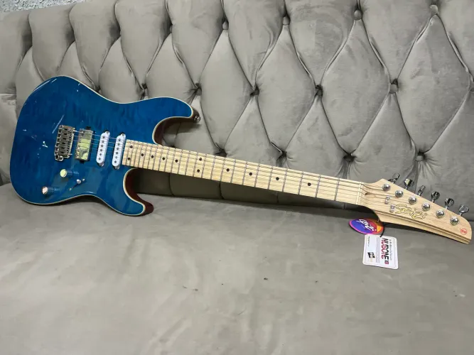 Guitarra Seizi Katana Hashira azul oceano