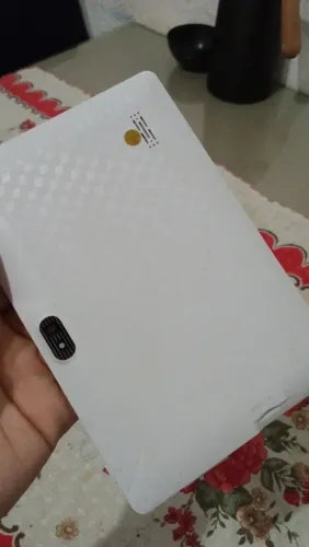 Vendo tablet pegando tudo passando por motivos de não estar usando