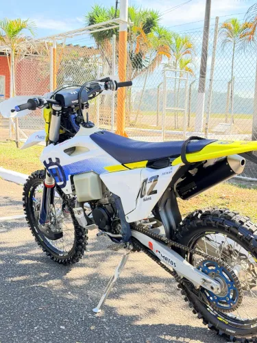 Husqvarna TE 300 ano 2024 