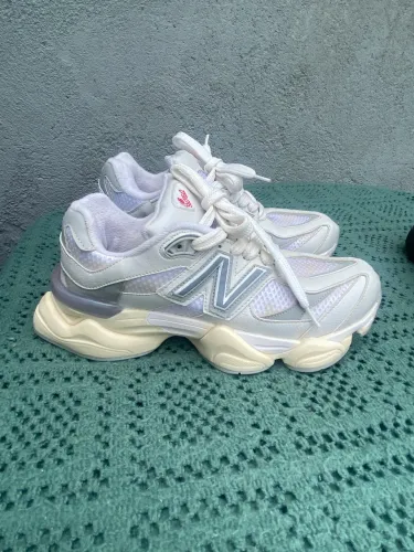 Tênis New BALANCE 9060