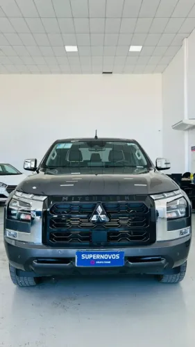 Mitsubishi TRITON HPE-S 2.4 CD 4X4 TB Diesel Aut. 2026