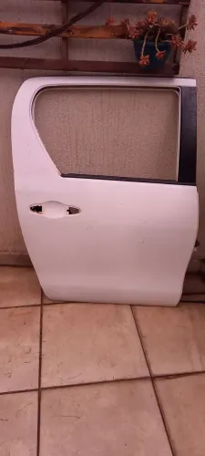 Porta traseira direita Hilux 16 a 24