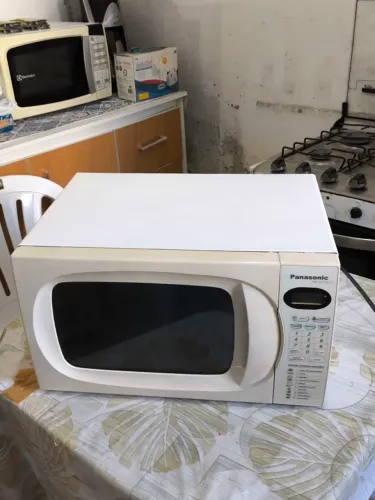 Microondas Panasonic de 20 litros usado 