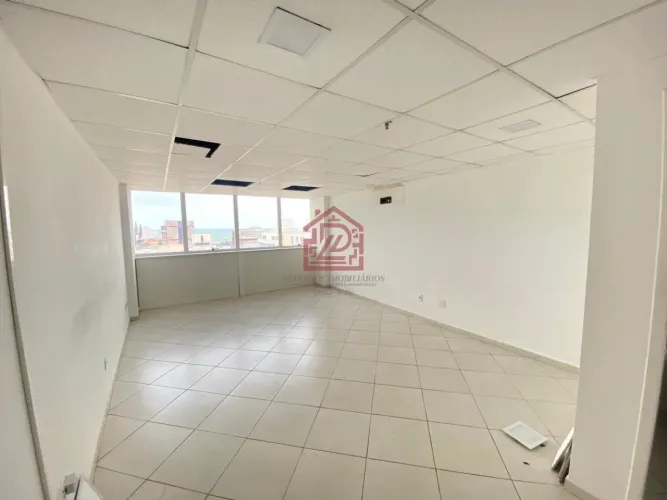 Sala à Venda em Imbetiba, Macaé | 29m² por R$200 mil