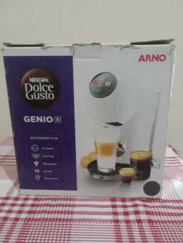 Cafeteira Dolce Gusto.
