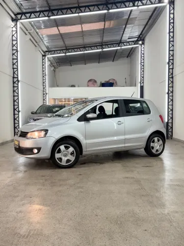 Volkswagen Fox 1.0 MI Total Flex 8V 5P 2013