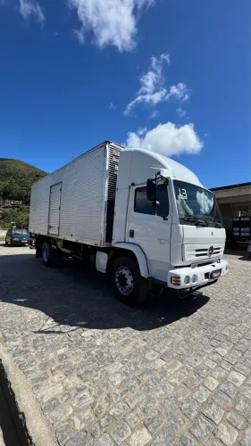 VW 1719 ano 213 baú carga seca