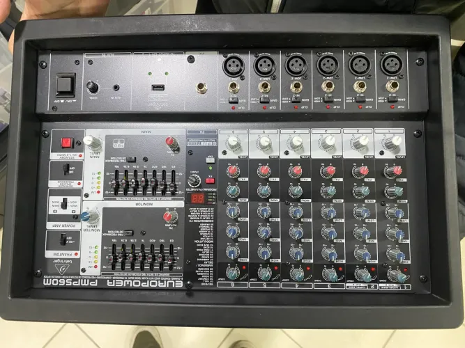 Behringer PMP560M Mesa Amplificada Impecável