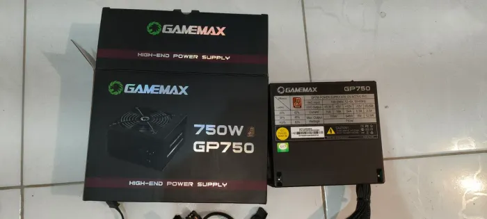 Fonte gamemax 750w aprovada por tec lab pouco tempo de uso!