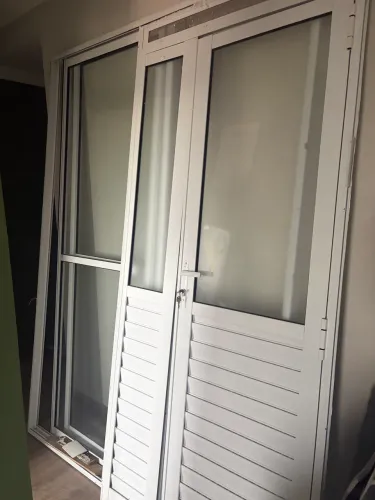 Porta de varanda ou cozinha