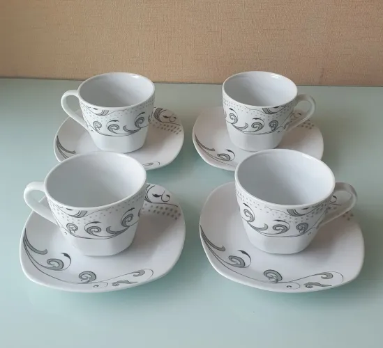 Jogo 4 Xícaras Chá com Pires Porcelana Branco Espirais e Pontos Cinza
