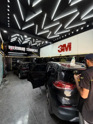 Contratamos Aplicador de Películas Automotivas