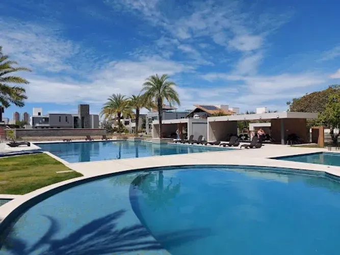 Lote de 521m2 no Condomínio Alamoana, Próximo à Área de Lazer