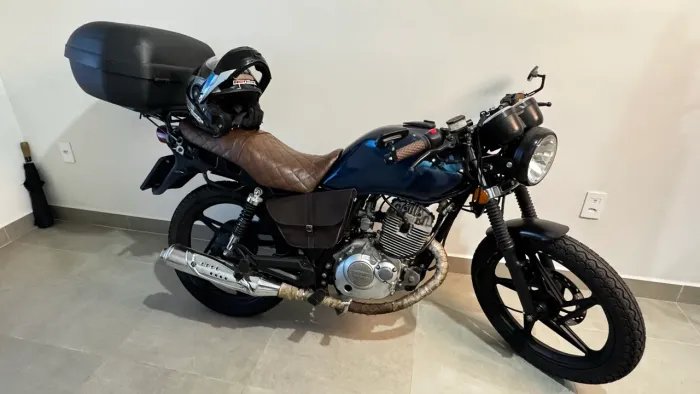 Suzuki Yes 125 - 2008 | Revisada, Customizada Estilo Retrô + Baú e Alforge