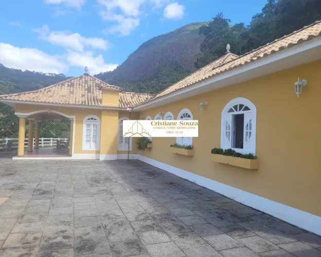 Fazenda à venda em Vargem Grande, Teresópolis-RJ: 4 quartos, 3 suítes, 2 salas, 4 banheiro