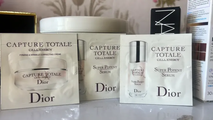 3 saches Dior para o rosto