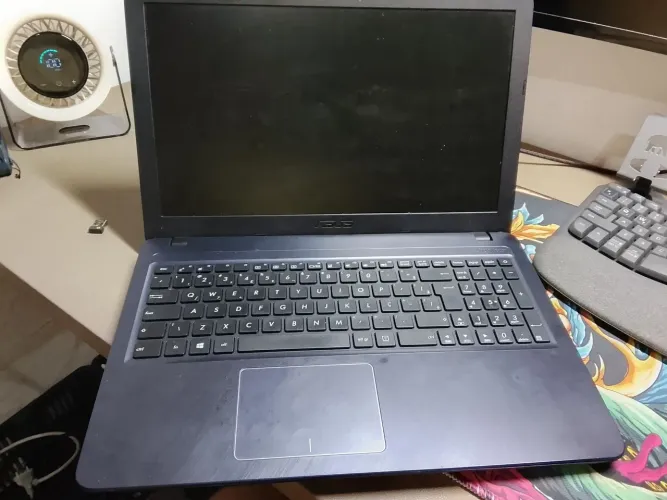 Asus Vivobook Core i5 - não liga