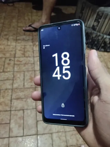 Celular moto g22 com película quebrada só