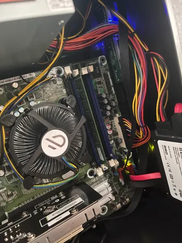 PC i3 completo e compacto 