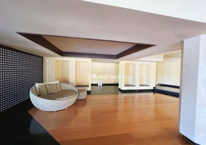 Lote em um dos melhores e mais exclusivo condomínio