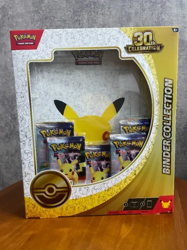 (ING) Pokémon 30 Anos Kit Colecionável Binder Collection 30th Celebration Inglês