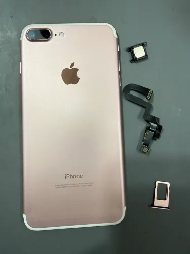 Carcaça iPhone 7 plus com câmeras