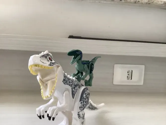 Indominus Rex e Velociraptor Blue Lego 