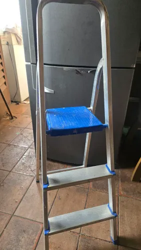 Escada tesoura 3 degraus