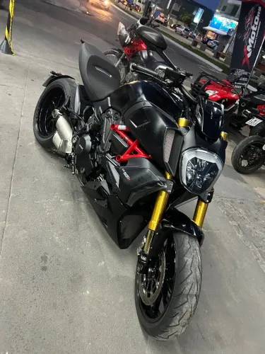 Ducati - Diavel 1.260cc- Moto muito Nova