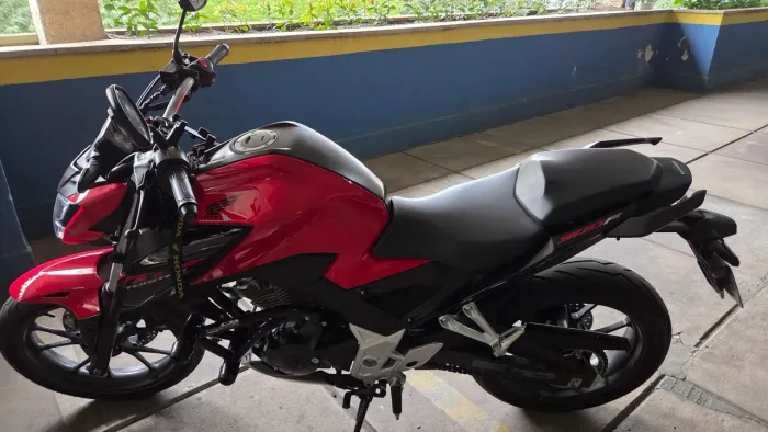 Cb 300f