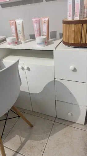 Mesa de manicure ? completa