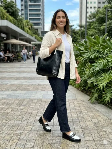 ROSELID PORTER BOLSA COURO 120,00<br>FECHAMENTO ZÍPER <br>ALTURA 34CM<br>LARGURA 38CM<br>