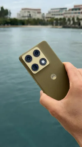 Motorola Signature 512GB - Novo, Lacrado, Selo Intacto, Cor Verde Oliva