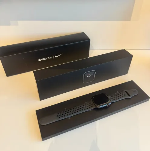Vendo Apple Watch Series 5 Nike 44mm Preto - GPS + Cellular!