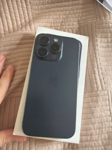 iPhone 15 pro 256g