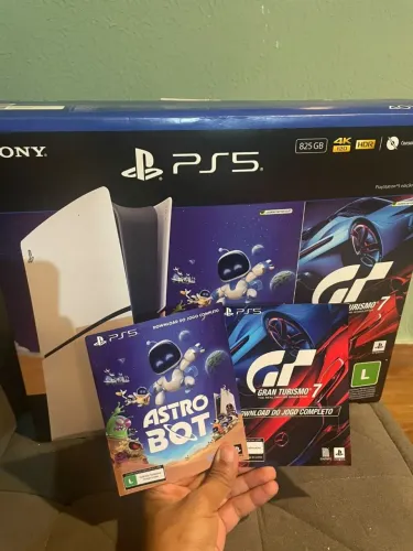 PS5 Slim 825GB pouco usado