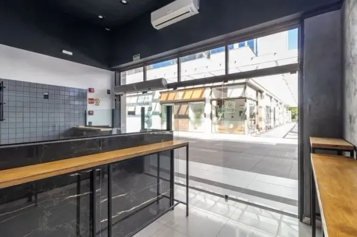 Ponto Comercial/Loja para Aluguel no Bairro Praia De Belas com 26m² Disponíveis