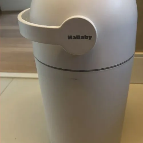 Lixeira Mágica Anti Odor Higiene Para Bebe Com Capacidade Para 20 Fraldas Branco - Kababy