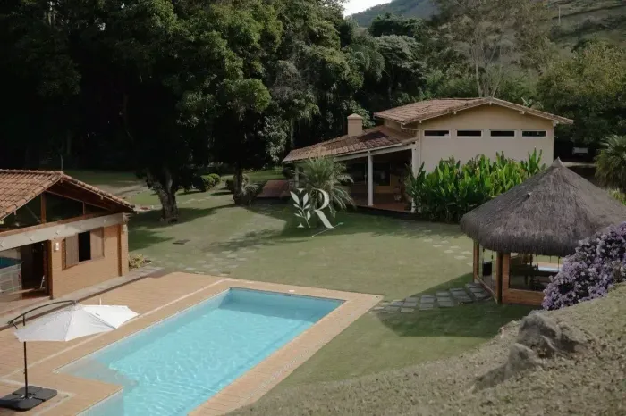 Casa com 5 quartos, 376 m², à venda por R$ 7.900.000 - Secretário - Petrópolis/RJ