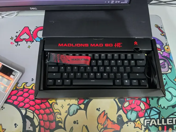 Teclado gamer Madlions60he, switches magnéticos 0,08mm, cor preta sem rgb, 1000hz