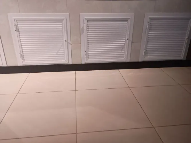 Conjunto de portas e gavetas em alumínio branco - 3 portas + 3 gavetas