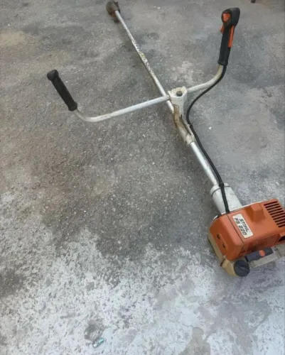 Roçadeira sthil 220