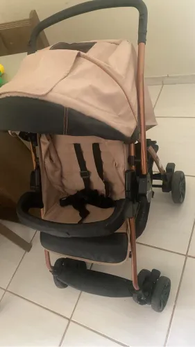 Carrinho de bebê burigoto