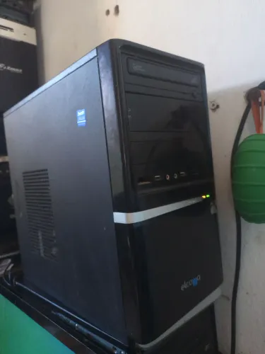 CPU i5 6gb HD de 320gb
